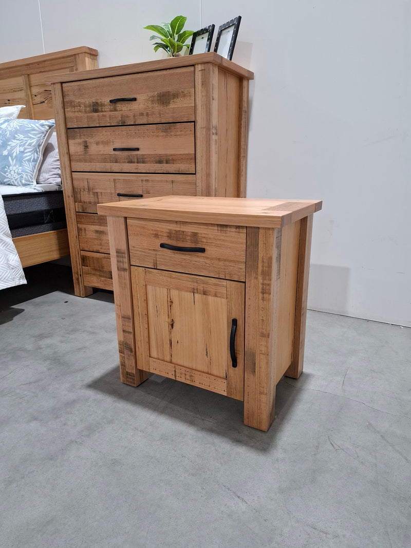 Wellington Bedside